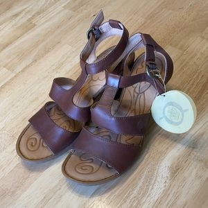 NWT BORN heel sandal